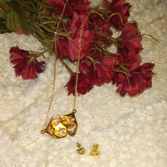 Smile now, cry later earrings and necklace set. St Steal. Made in China. - Picture 2 of 4